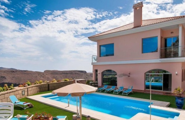 Vacation home Majestic Villa Monte Leon for 6 + 6 in Maspalomas - 6 persons, 3 bedrooms
