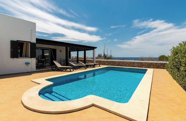 Vacation Home "Pura Vida" with Sea View, Private Heated Pool and Wi-Fi