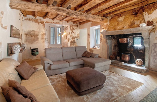 Vacation Home 'Thari House Como Lake' with Lake &Mountain View