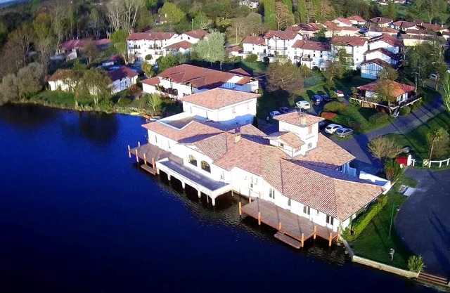 Vacation on the water !