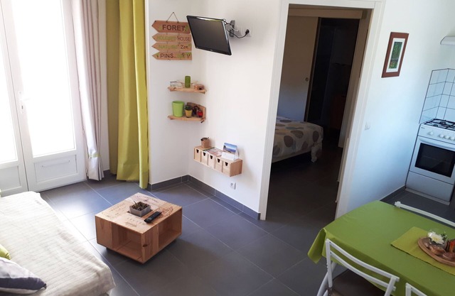 Vacation rental Bassin d'Arcachon 2/3 pers quiet location close to amenities and beach