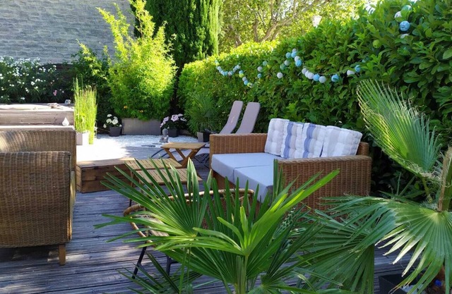 Vacation rental house in provence with jacuzzi (avignon)