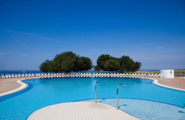 Vacation resort Polynesia Bungalow CA4TP1 for 5 persons