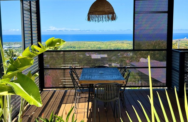 Vacoa-Villa Salba. Panoramic view., * Vacoa * - Villa Salba. Jardin et vue panoramique.