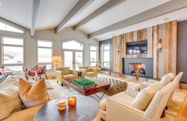 Vail Mountain Retreat w/Hot Tub & Deck!