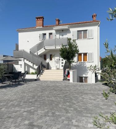 Valkane Beach Apartments