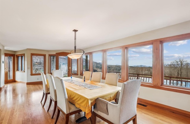 Valley View: 5 br, huge deck, pond, fireplace, woodstove, a/c