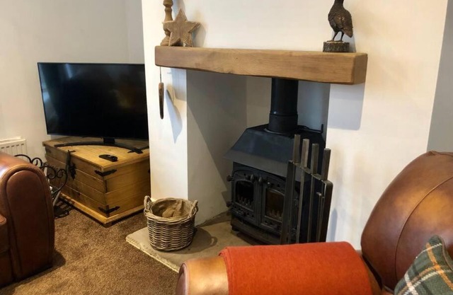 ValleyView Cottage-Cosy, Rustic Home - Log Burner