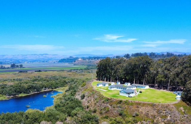 Vanity Fair Featured Estate-Private Lakes & Dunes | 2 Cottages Sleeps 18+