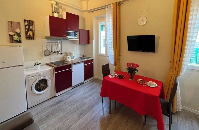Vasari Florence Apt B 5-Minute Walk from SMN Station