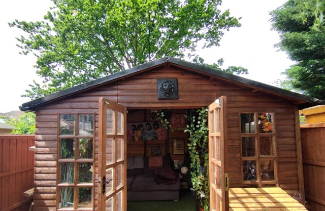 Vc - Cottage In The City