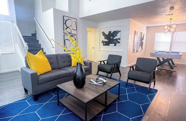 Vegas Luxury Getaway: 4BR/3BA w/King Bed, WiFi & Free Parking