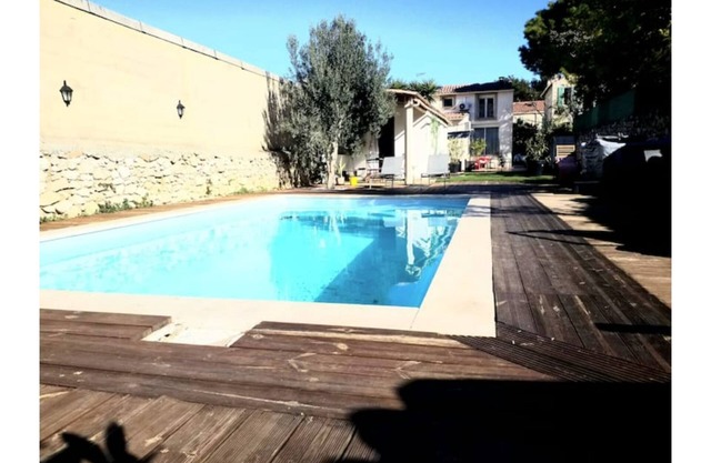 Velodrome Gite Avec Piscine : 3 Logements/13 Personnes