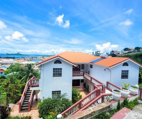Venance Grand Yer apt 2 Enjoys Sea Views in Rodney Heights