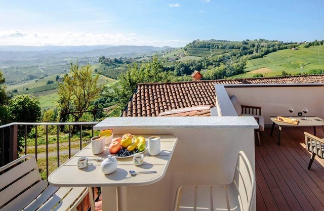 Verduno Panorama - Stylish Apartment in the Langhe