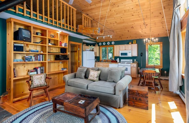 Vermont Serenity: Guest Cottage on Lake w/Views!