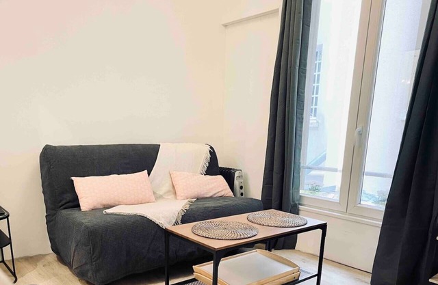 Versailles: 2 steps from the château