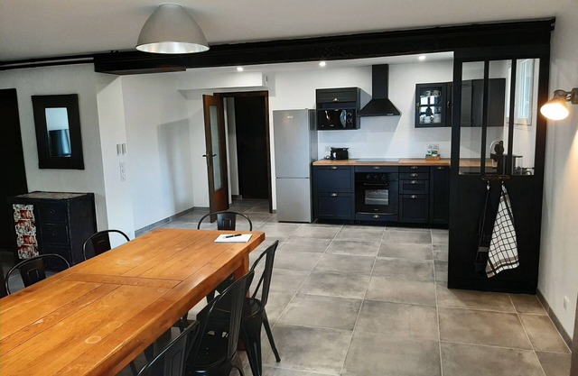 Very large space with industrial feel