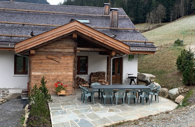 Very nice cottage for 15 in the heart of Beaufortain