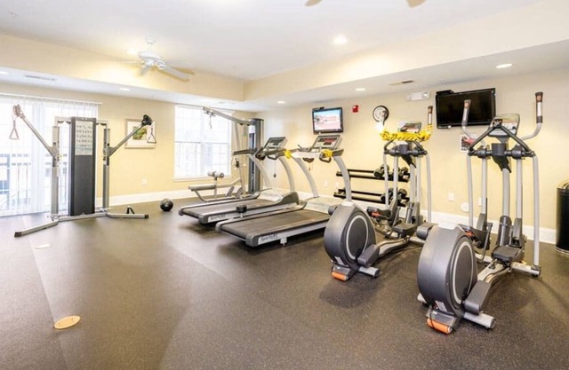 Viagem|Peaceful 2BR w/ Gym+Parking+Pool