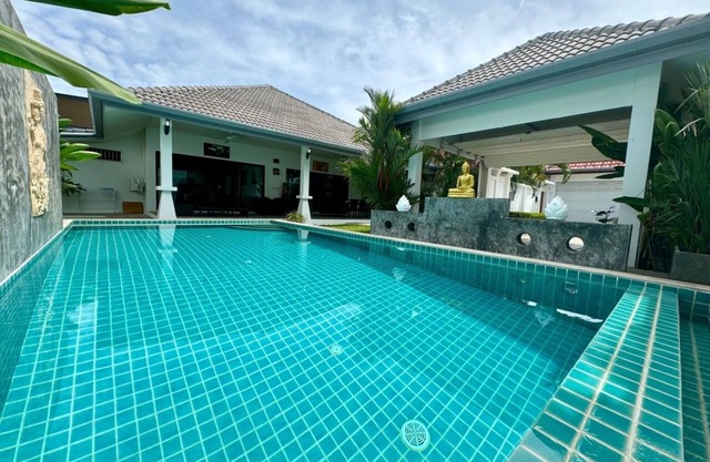 Vibrant 2 Bedrooms Private Pool Villa
