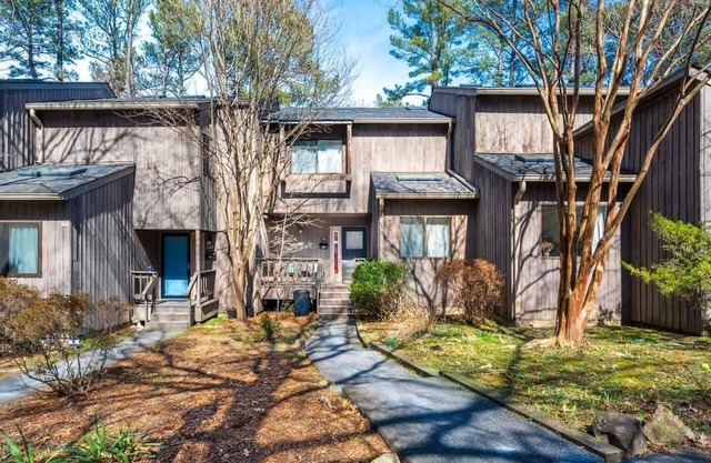 Vibrant 2-BR Home | Indoor Fireplace | Downtown |