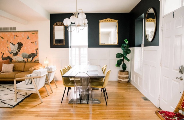 Victorian Gem Steps from Main St – Sleeps 9 & Pets