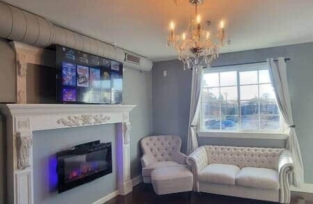 *Victoriana* - Entire upper King suiten@MicroLux