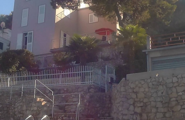 Villa Andrea, half of the house directly by the sea, in-house beach, boat dock