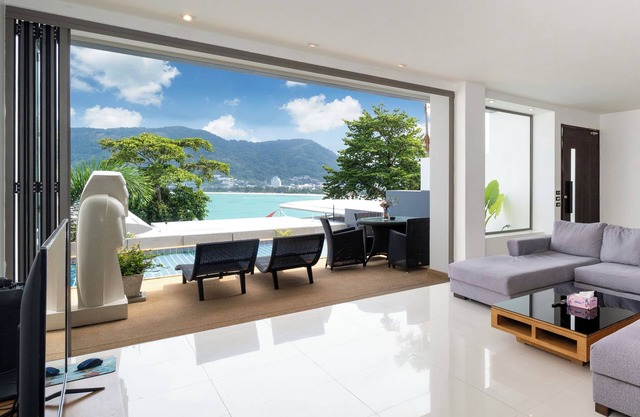 Villa 0. oceanfront pool villa