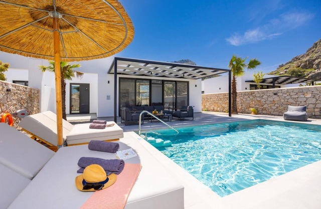 Villa 10 Hozan - Two Bedroom Villa, Sleeps 4