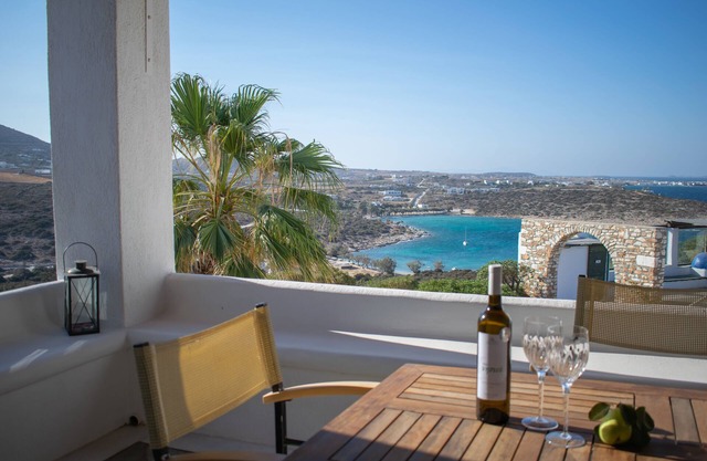 Villa 110 m2 in Agia Irini, walking distance to beach with pool access, 7 guests