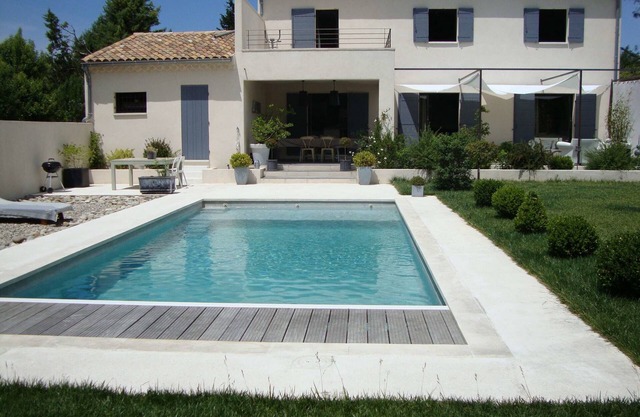 VILLA 160M ² WITH SWIMMING POOL 5mn by car D'AVIGNON FESTIVAL