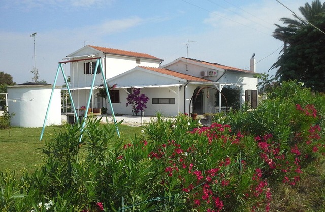 Villa 2.5 km from the sea, unit 2