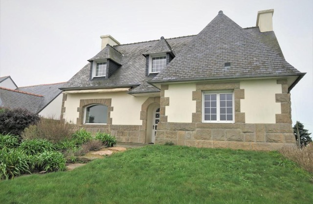 Villa 4 étoiles VUE SUR MER sur les hauteurs de la plage de Trestrignel à PERROS-GUIREC - Ref 831