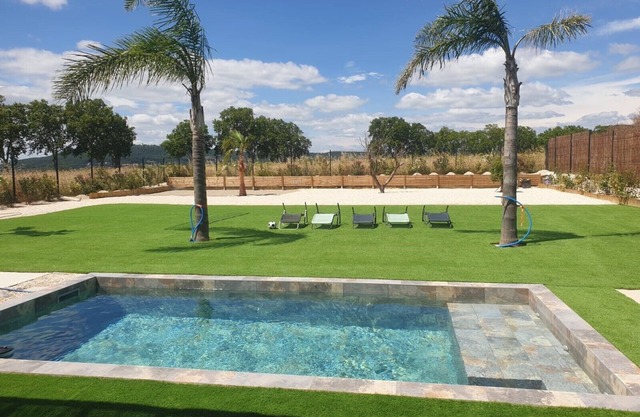 Villa 5 Chambres Avec Piscine et Grand Jardin