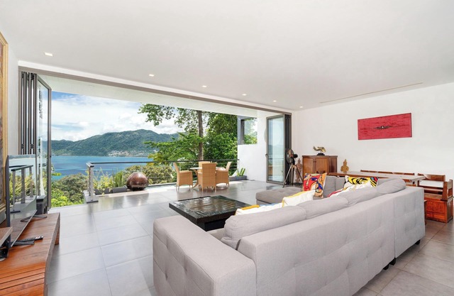 Villa 8 oceanfront pool villa