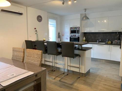 Villa 95m² avec jardin, climatisation et Wifi à Balaruc-les-Bains - ⭐ Etoiles - FR-1-503-126
