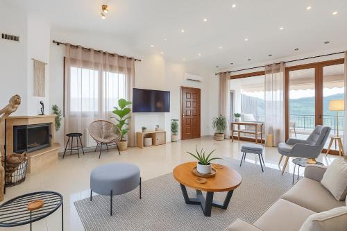 Villa Acropolis Serres With Parking Next to Center