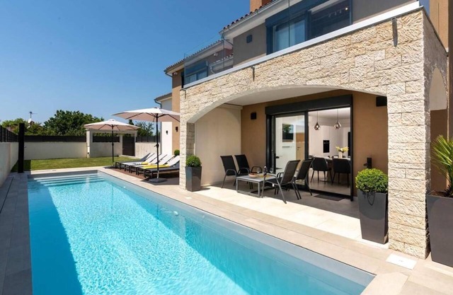 Villa Adea - New, modern villa for 6 people, with a heated pool upon request