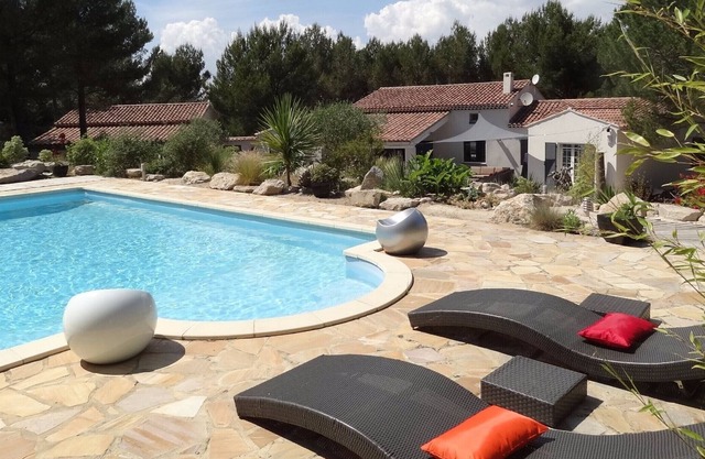 Villa Alleins, 6 bedrooms, 12 persons