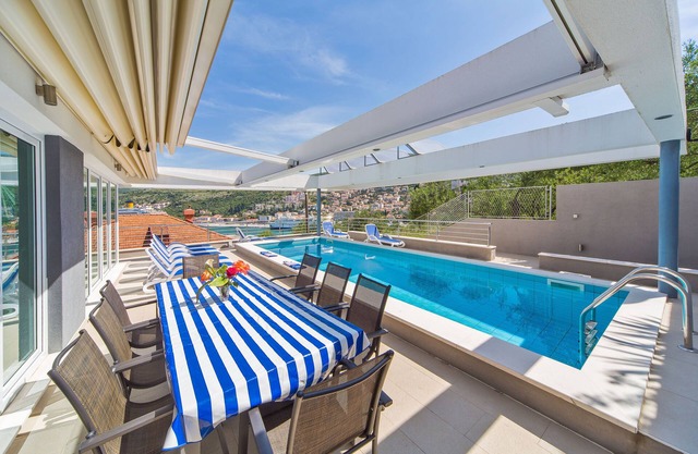 Villa Ancora With Private Pool And Sea View