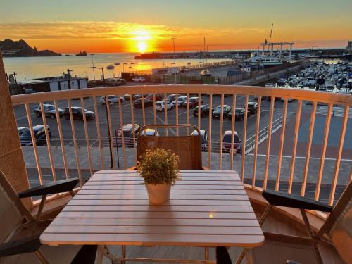 Villa Anita, primera linea de playa en la mejor zona de Águilas