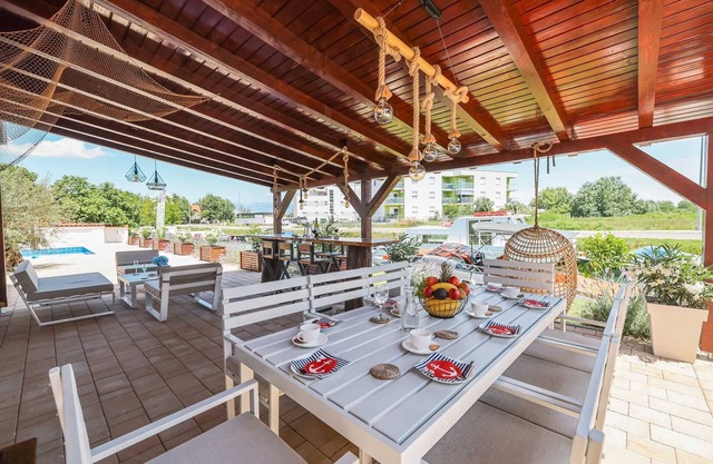 Villa Aquaterra with pool