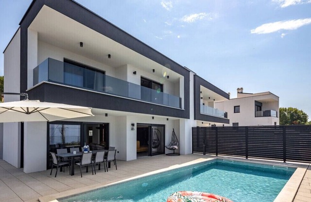 Villa Aris by Villas Guide