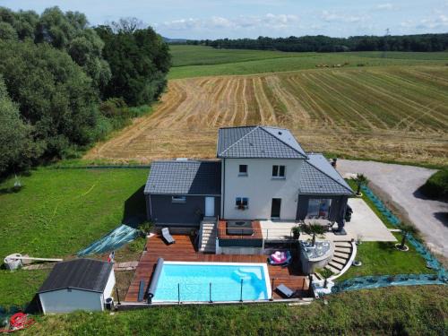 Villa au calme suréquipée 3 ch 8p maxi