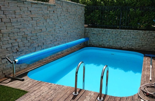 Villa Aurea, beach vacation home, two double rooms, heated pool, sauna