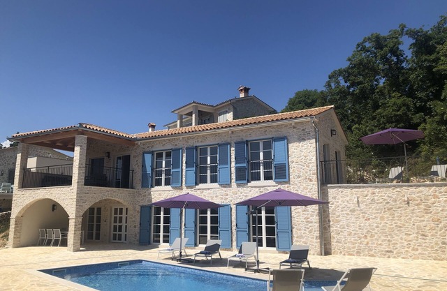 Villa Aurinia - Quiet location with great sea views and large pool + whirlpool