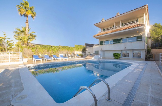 Villa Bali Sitges Seaviews near Seaside & OLd Town with private pool and BBQ