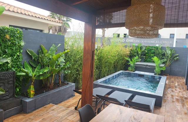 Villa Bali travel to asia without flying luxury and calm swimming pool and spa.
